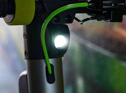 elektrokolobezka predni svetlo